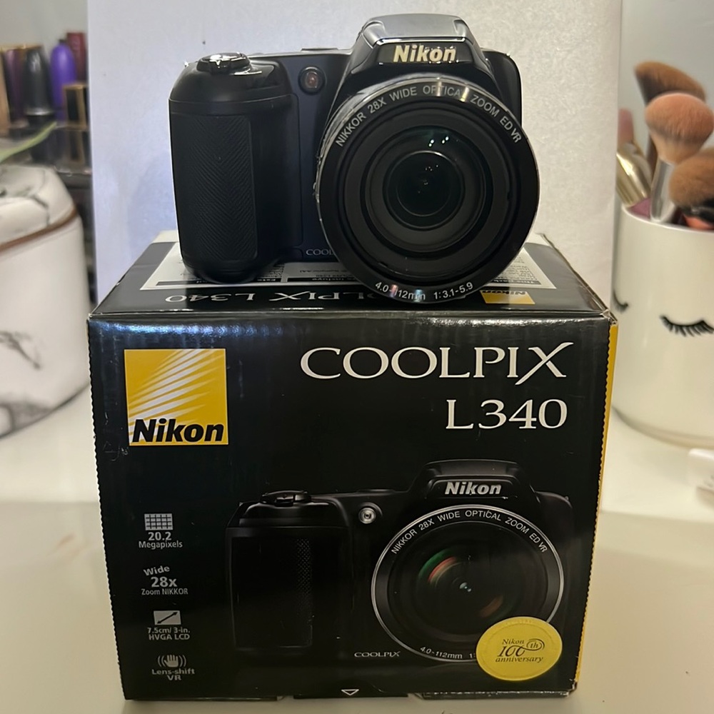 Nikon coolpix L340 camera